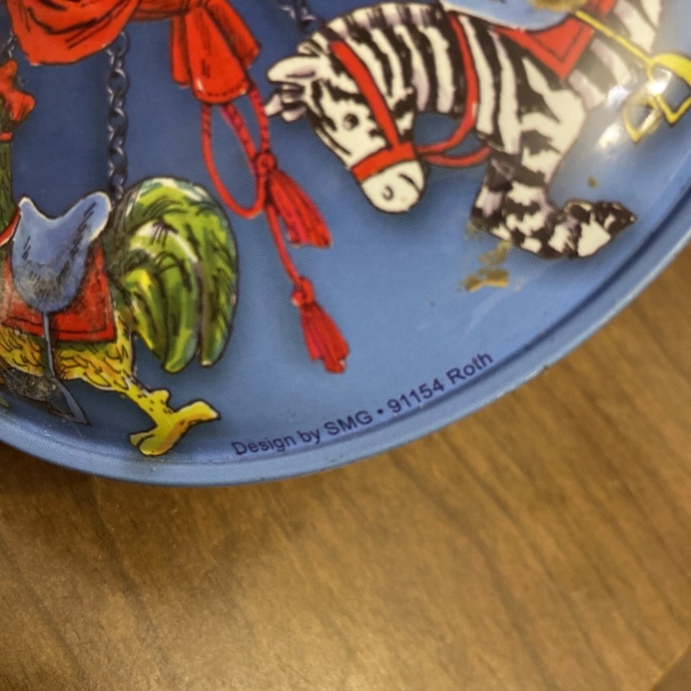 Vintage SMG Metal Spin Toy Top With Animal Cartoon Graphics In Red And Blue. - Picture 3 of 7